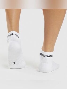 NWOT Gymshark Unisex Quarter Socks White with Black Logo Arhletic - Size Medium